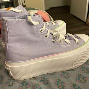 CONVERSE. Purple multi color